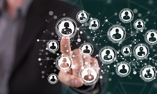 Digital verknüpfte Personen